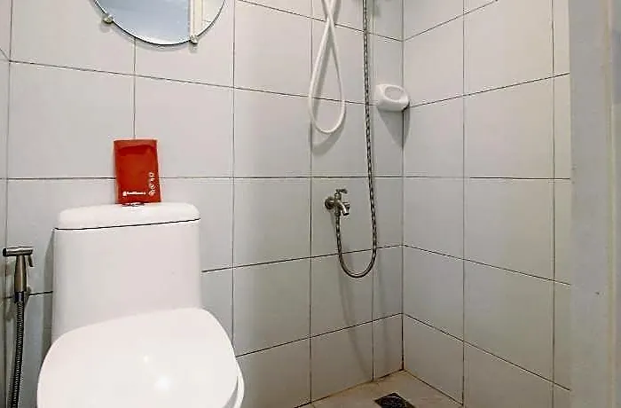 Yuzons Bedspacer And Transient Staycation Hotel Manila