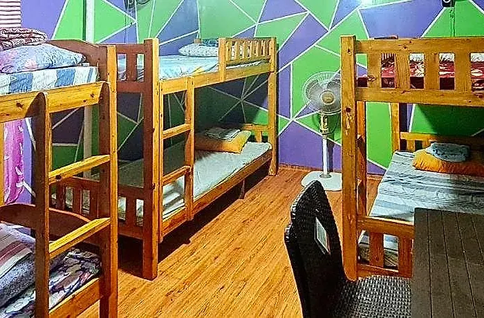 Yuzons Bedspacer And Transient Staycation Hotel