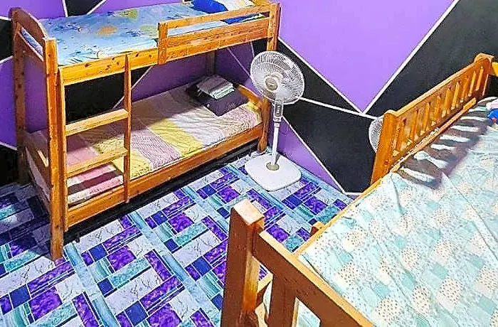 Yuzons Bedspacer And Transient Staycation Hotel *